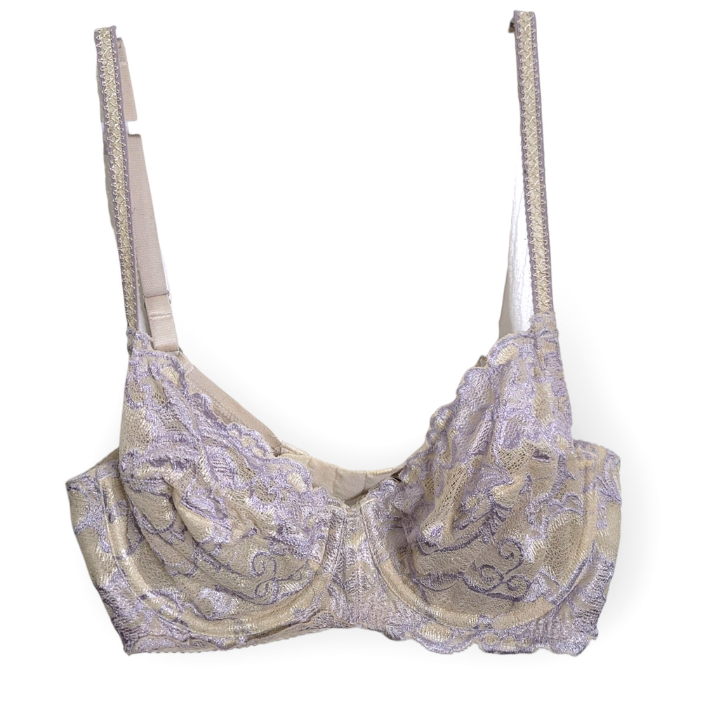 Pre worn Wacoal Floral Lace Off-White Lavender Underwire Bra Size 34D.